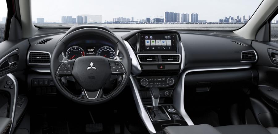 Торпедо Mitsubishi Eclipse Cross HPE-S 2018 года  (LA) (фото 34 из 40)